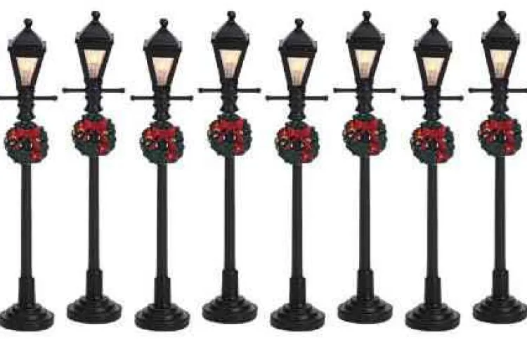 Lemax 64500 - Gas Lantern Street Lamp, Set Of 8, Battery-Operated (4.5V) - Christmas Village Misc. Accessories